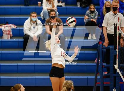 Thumbnail 1 in Castle View vs Broomfield (CHSAA 5A Region 7) photogallery.