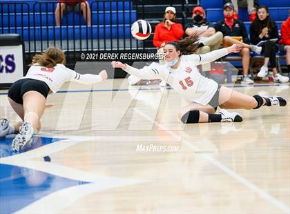 Thumbnail 1 in Castle View vs Broomfield (CHSAA 5A Region 7) photogallery.