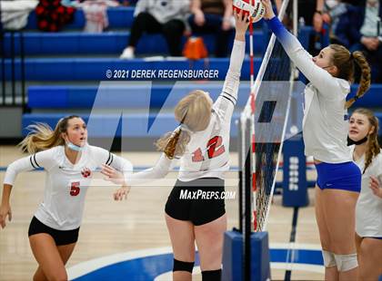 Thumbnail 3 in Castle View vs Broomfield (CHSAA 5A Region 7) photogallery.