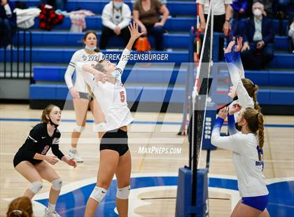 Thumbnail 2 in Castle View vs Broomfield (CHSAA 5A Region 7) photogallery.