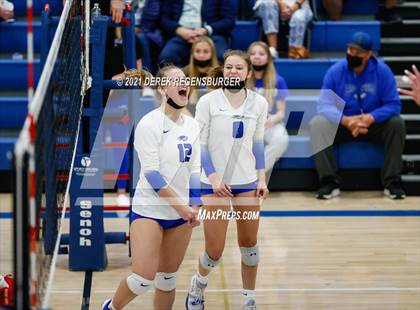 Thumbnail 1 in Castle View vs Broomfield (CHSAA 5A Region 7) photogallery.