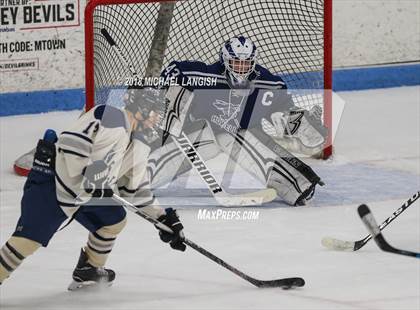 Thumbnail 3 in Howell @ Middletown South photogallery.