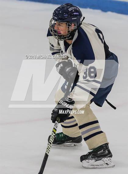 Thumbnail 2 in Howell @ Middletown South photogallery.