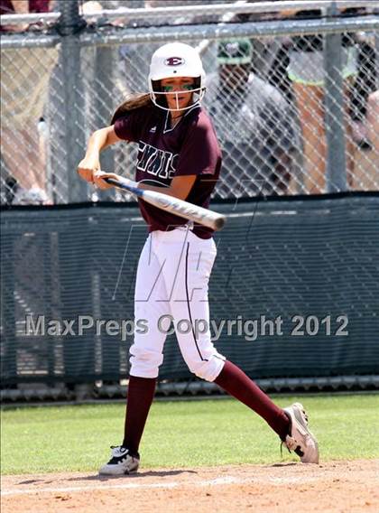 Thumbnail 2 in Wakeland vs. Ennis (Class 4A Region II Semifinal) photogallery.