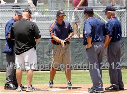Thumbnail 3 in Wakeland vs. Ennis (Class 4A Region II Semifinal) photogallery.