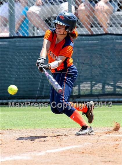 Thumbnail 2 in Wakeland vs. Ennis (Class 4A Region II Semifinal) photogallery.