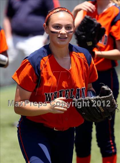 Thumbnail 3 in Wakeland vs. Ennis (Class 4A Region II Semifinal) photogallery.