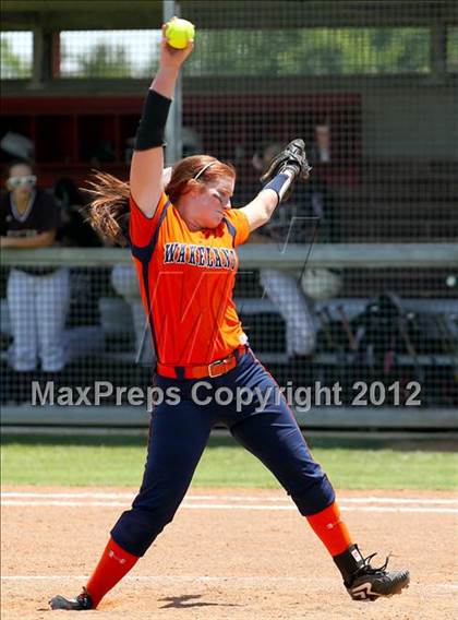 Thumbnail 3 in Wakeland vs. Ennis (Class 4A Region II Semifinal) photogallery.