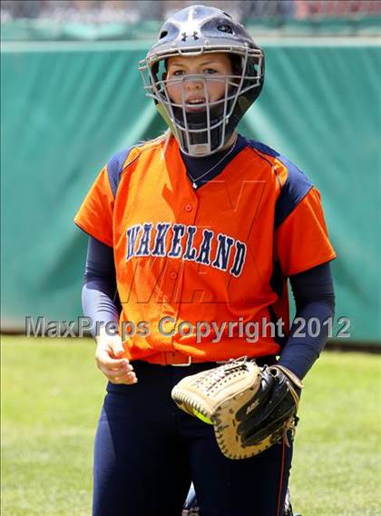 Thumbnail 1 in Wakeland vs. Ennis (Class 4A Region II Semifinal) photogallery.