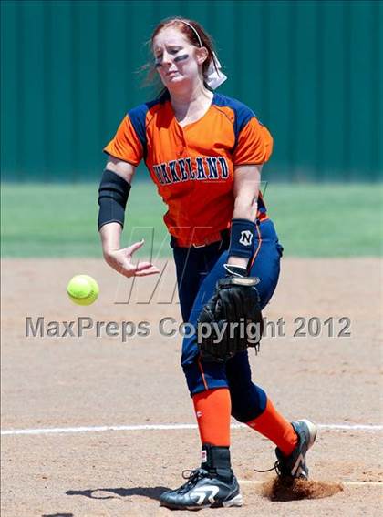 Thumbnail 3 in Wakeland vs. Ennis (Class 4A Region II Semifinal) photogallery.