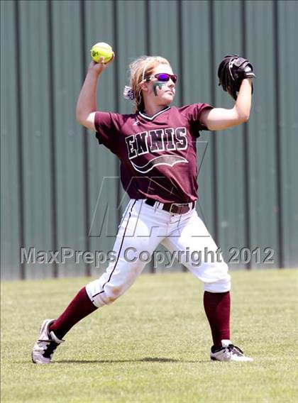 Thumbnail 1 in Wakeland vs. Ennis (Class 4A Region II Semifinal) photogallery.