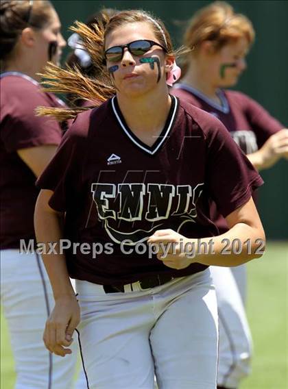 Thumbnail 3 in Wakeland vs. Ennis (Class 4A Region II Semifinal) photogallery.