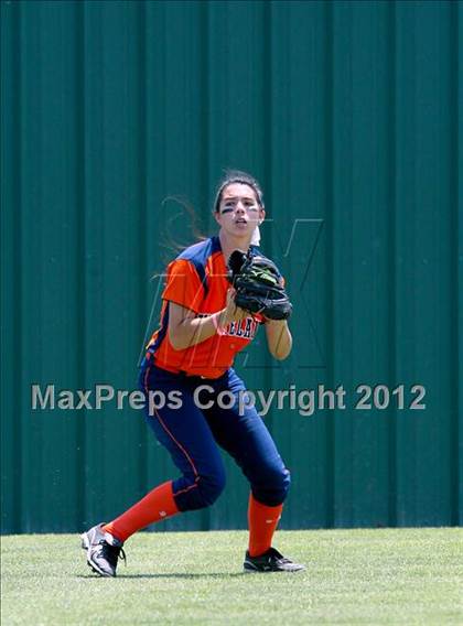 Thumbnail 3 in Wakeland vs. Ennis (Class 4A Region II Semifinal) photogallery.