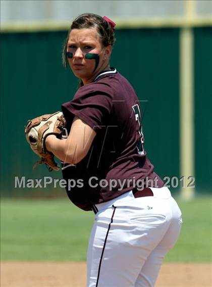 Thumbnail 3 in Wakeland vs. Ennis (Class 4A Region II Semifinal) photogallery.