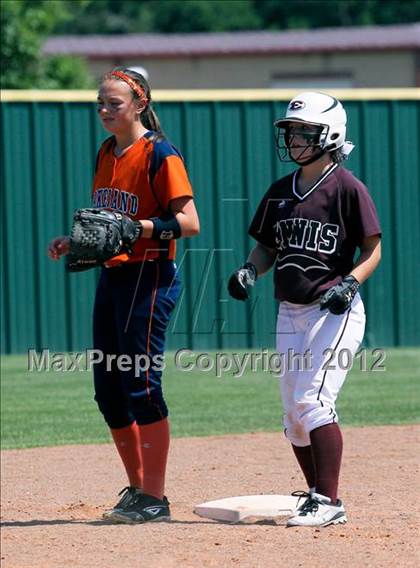 Thumbnail 2 in Wakeland vs. Ennis (Class 4A Region II Semifinal) photogallery.
