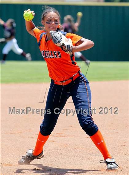 Thumbnail 3 in Wakeland vs. Ennis (Class 4A Region II Semifinal) photogallery.