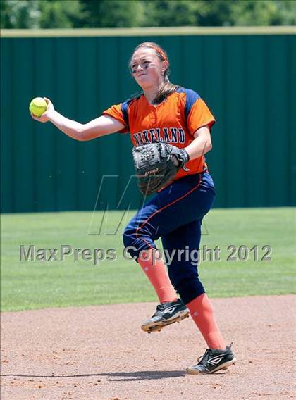 Thumbnail 3 in Wakeland vs. Ennis (Class 4A Region II Semifinal) photogallery.