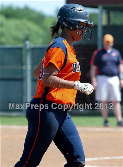 Thumbnail 1 in Wakeland vs. Ennis (Class 4A Region II Semifinal) photogallery.