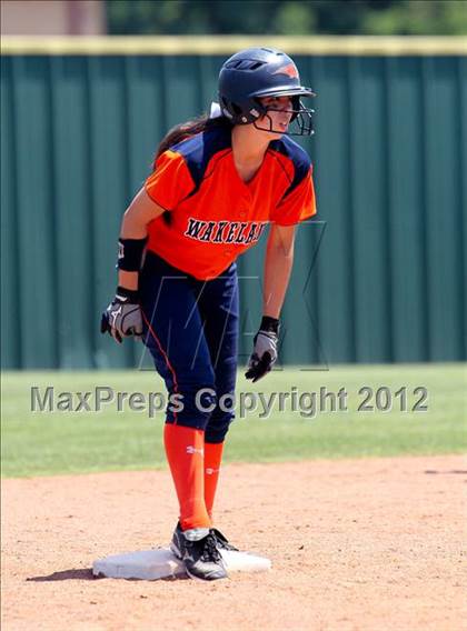 Thumbnail 1 in Wakeland vs. Ennis (Class 4A Region II Semifinal) photogallery.