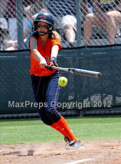 Thumbnail 3 in Wakeland vs. Ennis (Class 4A Region II Semifinal) photogallery.