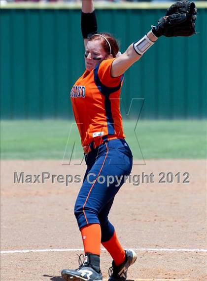 Thumbnail 1 in Wakeland vs. Ennis (Class 4A Region II Semifinal) photogallery.