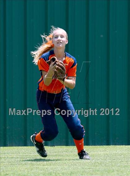 Thumbnail 1 in Wakeland vs. Ennis (Class 4A Region II Semifinal) photogallery.