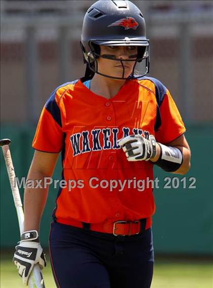 Thumbnail 3 in Wakeland vs. Ennis (Class 4A Region II Semifinal) photogallery.