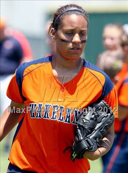 Thumbnail 2 in Wakeland vs. Ennis (Class 4A Region II Semifinal) photogallery.
