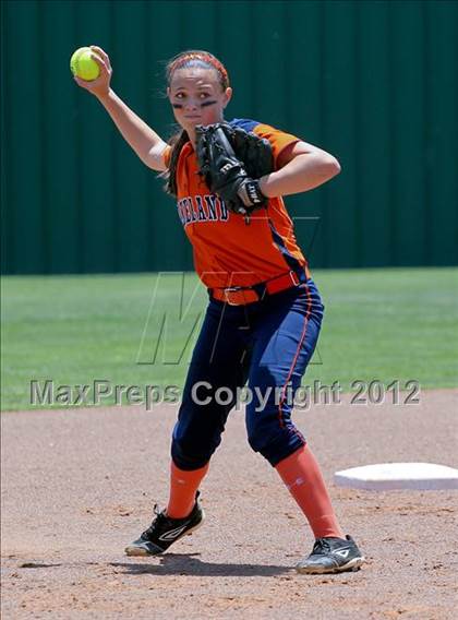 Thumbnail 3 in Wakeland vs. Ennis (Class 4A Region II Semifinal) photogallery.