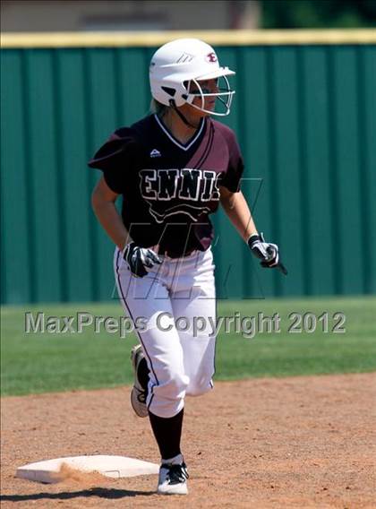 Thumbnail 3 in Wakeland vs. Ennis (Class 4A Region II Semifinal) photogallery.