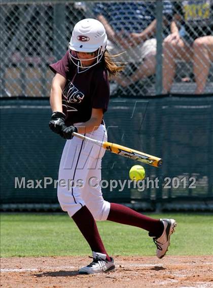 Thumbnail 3 in Wakeland vs. Ennis (Class 4A Region II Semifinal) photogallery.