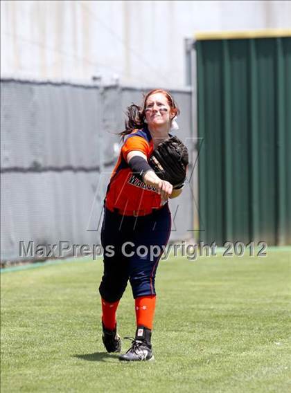Thumbnail 3 in Wakeland vs. Ennis (Class 4A Region II Semifinal) photogallery.