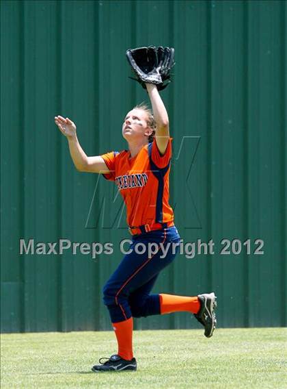 Thumbnail 1 in Wakeland vs. Ennis (Class 4A Region II Semifinal) photogallery.