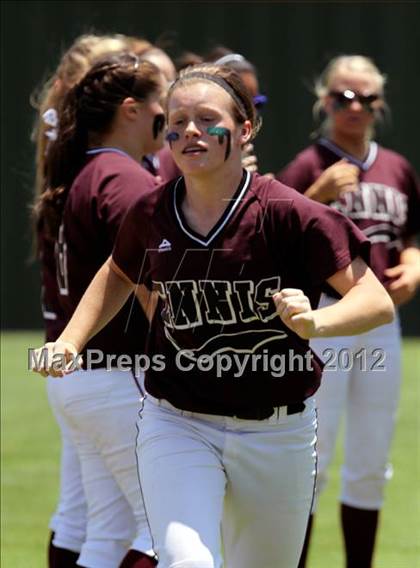Thumbnail 1 in Wakeland vs. Ennis (Class 4A Region II Semifinal) photogallery.