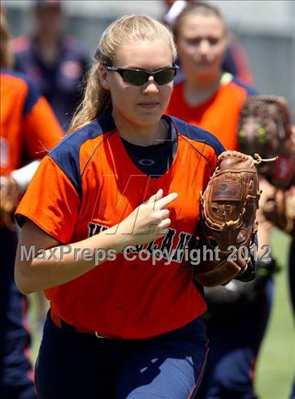 Thumbnail 2 in Wakeland vs. Ennis (Class 4A Region II Semifinal) photogallery.