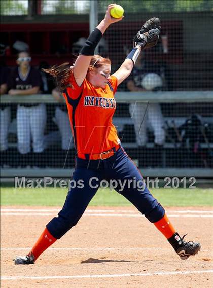 Thumbnail 2 in Wakeland vs. Ennis (Class 4A Region II Semifinal) photogallery.