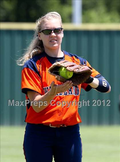 Thumbnail 1 in Wakeland vs. Ennis (Class 4A Region II Semifinal) photogallery.