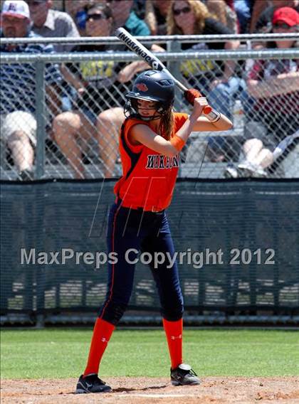Thumbnail 2 in Wakeland vs. Ennis (Class 4A Region II Semifinal) photogallery.