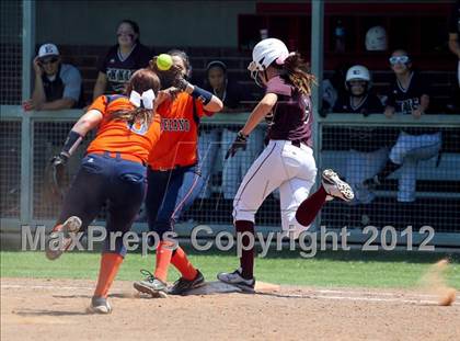 Thumbnail 2 in Wakeland vs. Ennis (Class 4A Region II Semifinal) photogallery.