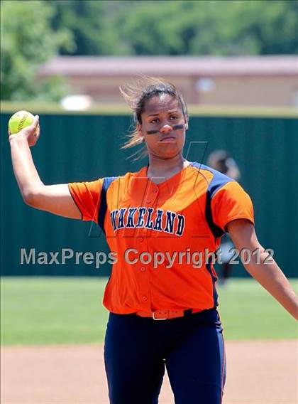 Thumbnail 3 in Wakeland vs. Ennis (Class 4A Region II Semifinal) photogallery.