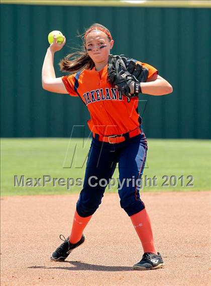 Thumbnail 2 in Wakeland vs. Ennis (Class 4A Region II Semifinal) photogallery.
