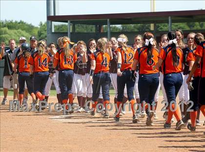Thumbnail 1 in Wakeland vs. Ennis (Class 4A Region II Semifinal) photogallery.