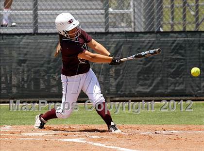 Thumbnail 3 in Wakeland vs. Ennis (Class 4A Region II Semifinal) photogallery.