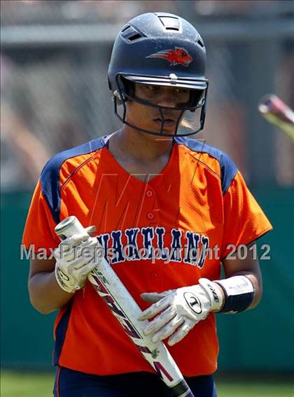Thumbnail 3 in Wakeland vs. Ennis (Class 4A Region II Semifinal) photogallery.