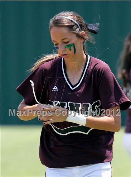 Thumbnail 2 in Wakeland vs. Ennis (Class 4A Region II Semifinal) photogallery.