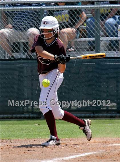 Thumbnail 2 in Wakeland vs. Ennis (Class 4A Region II Semifinal) photogallery.