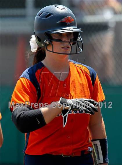Thumbnail 2 in Wakeland vs. Ennis (Class 4A Region II Semifinal) photogallery.