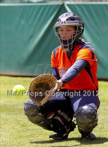 Thumbnail 3 in Wakeland vs. Ennis (Class 4A Region II Semifinal) photogallery.