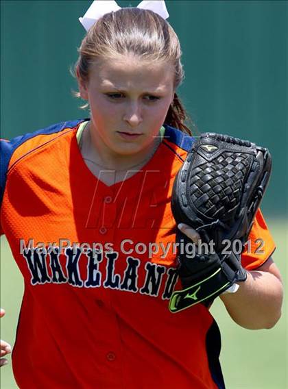 Thumbnail 3 in Wakeland vs. Ennis (Class 4A Region II Semifinal) photogallery.
