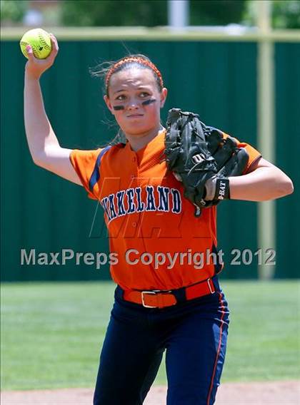 Thumbnail 1 in Wakeland vs. Ennis (Class 4A Region II Semifinal) photogallery.